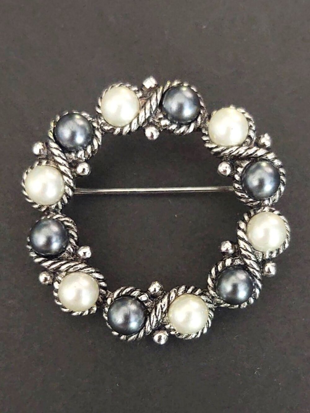 Vintage AVON faux pearl brooch
